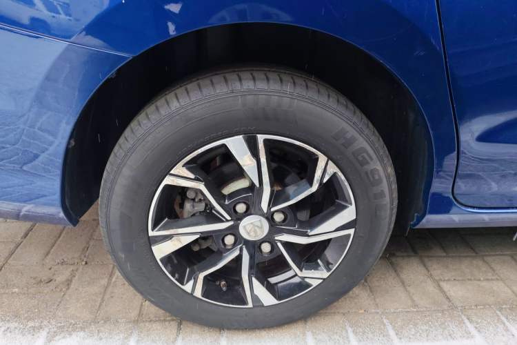 Used Baojun 360 2018 1.5L Automatic Luxury Version China V Right Rear Wheel Hub
