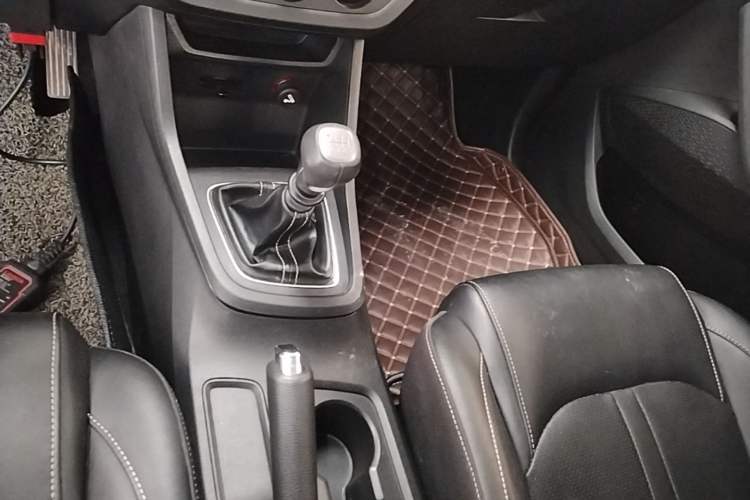 Used Baojun 360 2018 1.5L Manual Elite Version National V Gear Lever