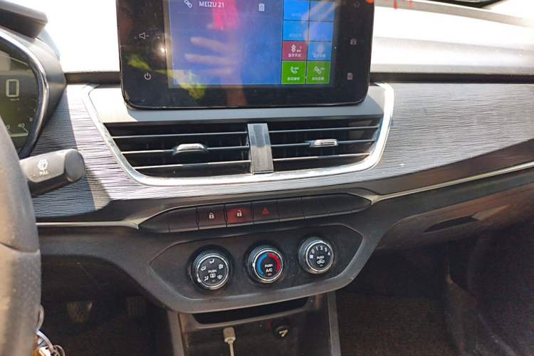 Used Baojun 360 2018 1.5L Manual Elite Version National V Audio And AC Panel