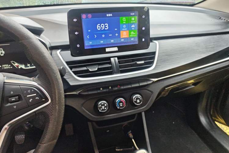 Used Baojun 360 2018 1.5L Manual Elite Version National V Audio And AC Panel