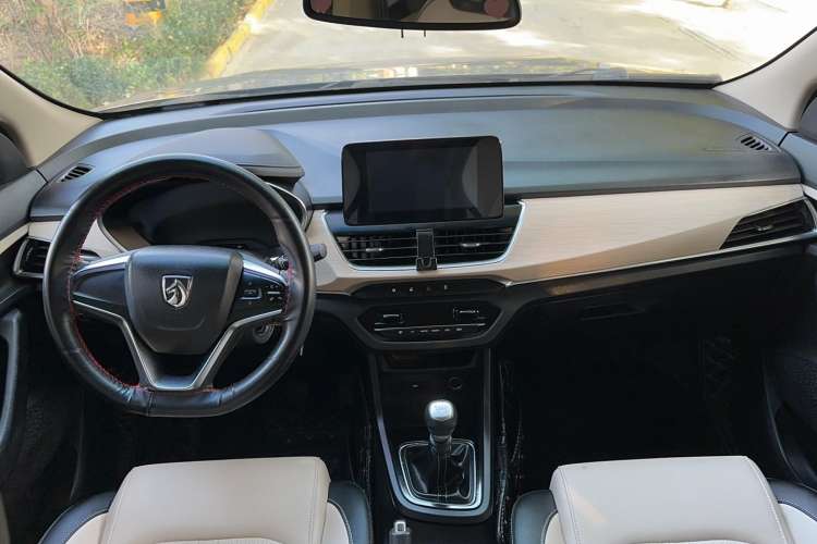 Used Baojun 360 2018 1.5L Manual Luxury Edition China V Center Console