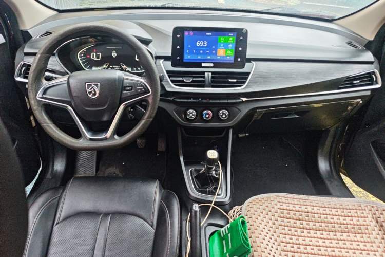 Used Baojun 360 2018 1.5L Manual Elite Version National V Center Console