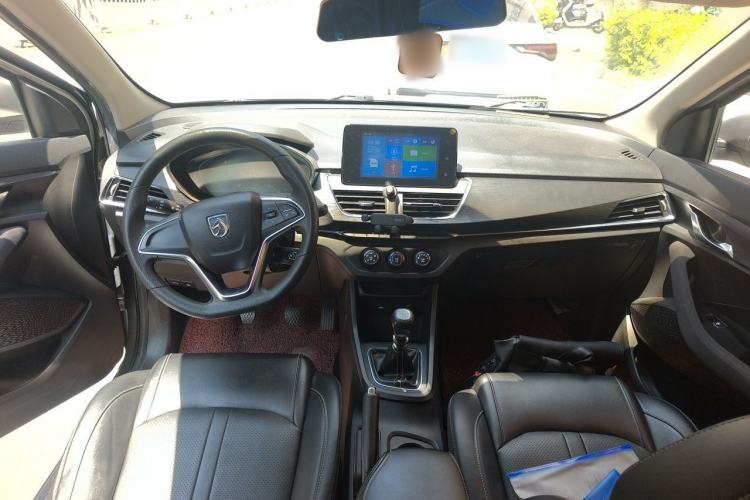 Used Baojun 360 2018 1.5L Manual Elite Version National V Center Console