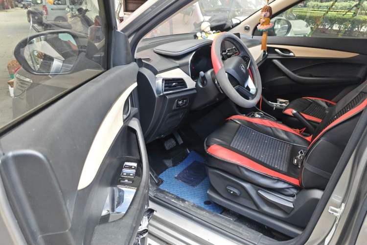 Used Baojun 360 2018 1.5L Automatic Luxury Version China V Driver Seat