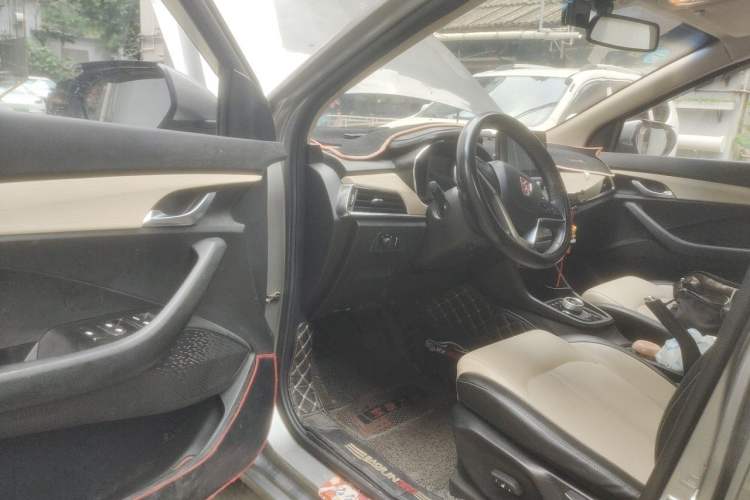 Used Baojun 360 2018 1.5L Automatic Luxury Version China V Driver Seat