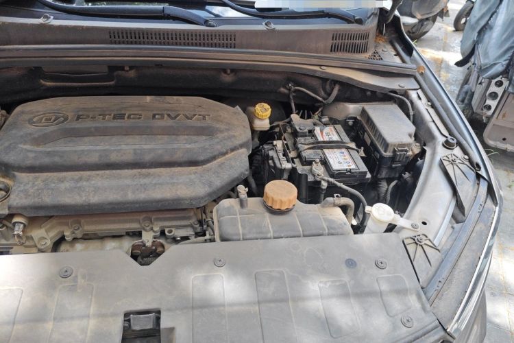 Used Baojun 360 2018 1.5L Automatic Luxury Version China V Engine Bay Left