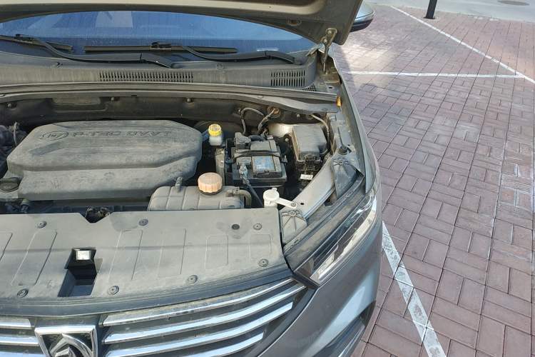 Used Baojun 360 2018 1.5L Manual Luxury Edition China V Engine Bay Left