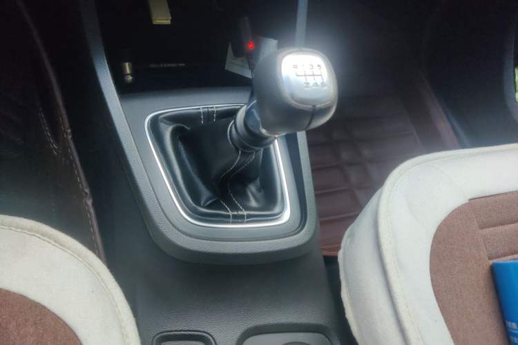 Used Baojun 360 2018 1.5L Manual Luxury Edition China V Gear Lever