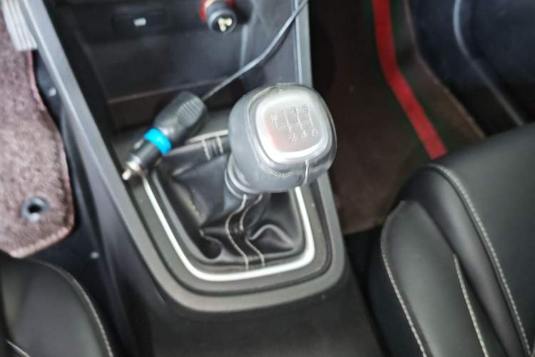 Used Baojun 360 2018 1.5L Manual Elite Version National V Gear Lever