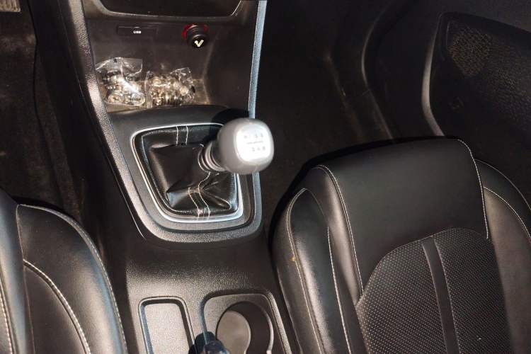 Used Baojun 360 2018 1.5L Manual Elite Version National V Gear Lever
