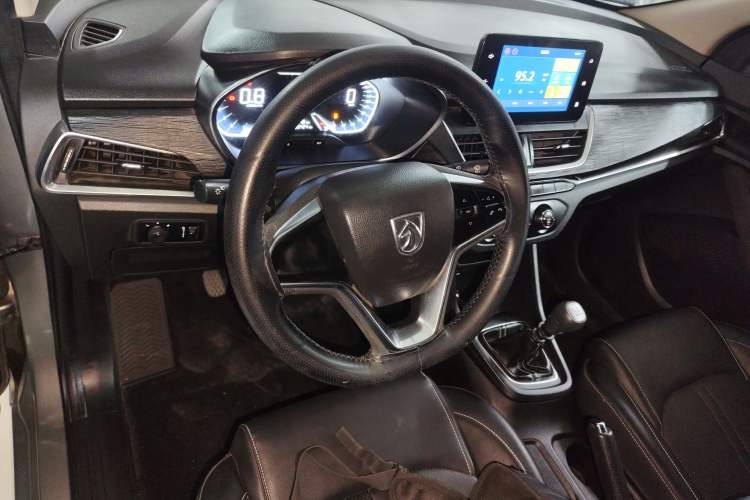 Used Baojun 360 2018 1.5L Manual Elite Version National V Interior 2