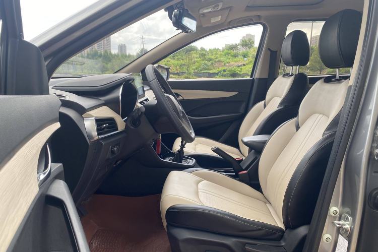 Used Baojun 360 2018 1.5L Manual Luxury Edition China V Interior 4