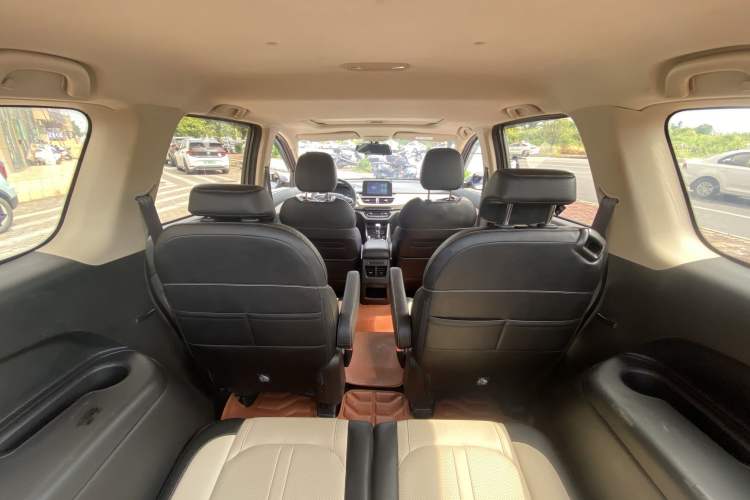 Used Baojun 360 2018 1.5L Manual Luxury Edition China V Interior 5