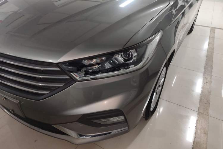 Used Baojun 360 2018 1.5L Manual Elite Version National V Left Front Headlight