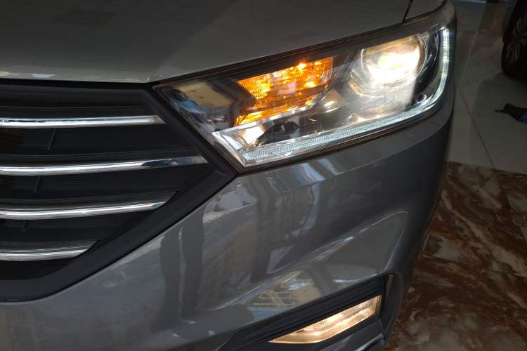 Used Baojun 360 2018 1.5L Manual Luxury Edition China V Left Front Headlight
