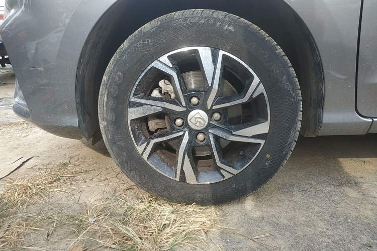 Used Baojun 360 2018 1.5L Manual Luxury Edition China V Left Front Wheel Hub