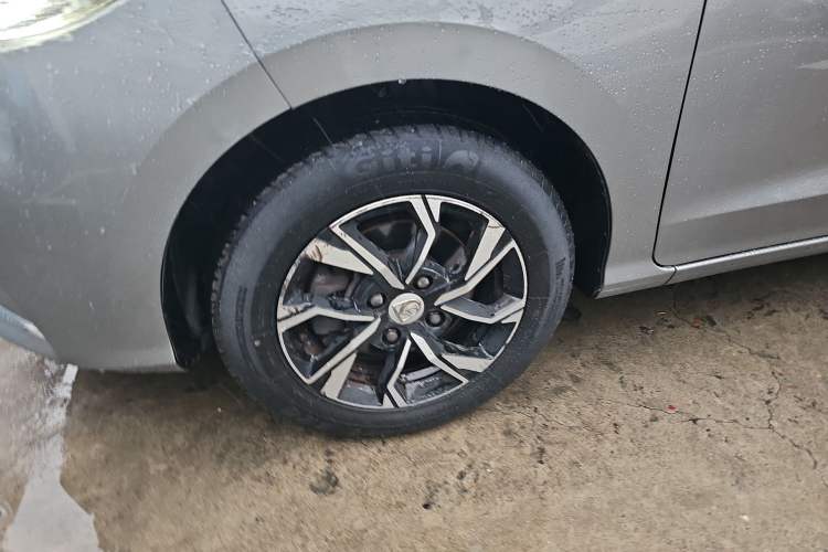 Used Baojun 360 2018 1.5L Automatic Luxury Version China V Left Front Wheel Hub