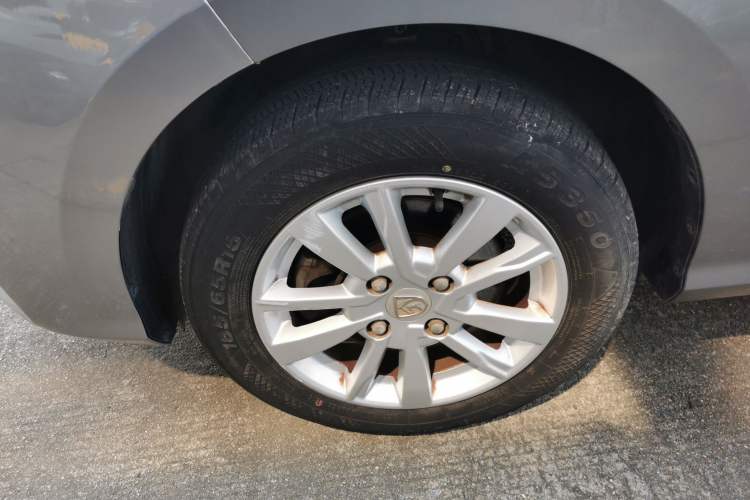 Used Baojun 360 2018 1.5L Automatic Elite Version National V Left Front Wheel Hub