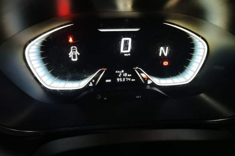 Used Baojun 360 2018 1.5L Automatic Elite Version National V Odometer Close Up