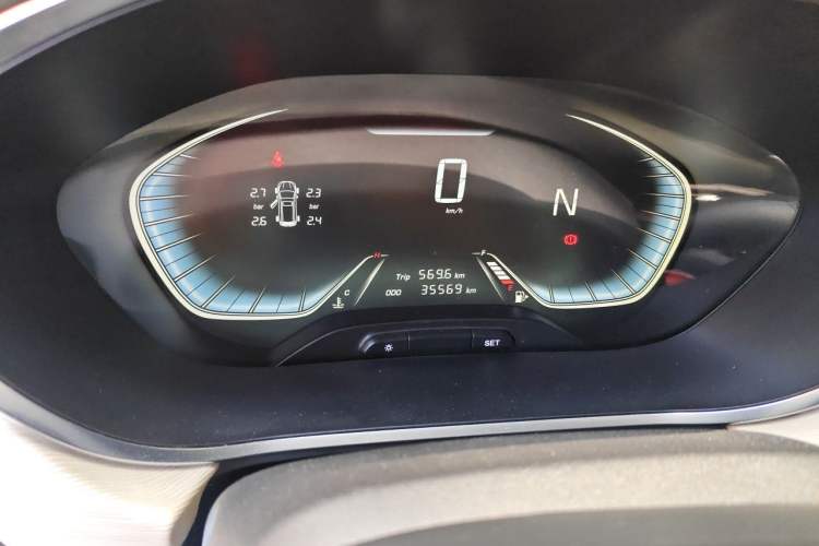 Used Baojun 360 2018 1.5L Automatic Luxury Version China V Odometer Close Up