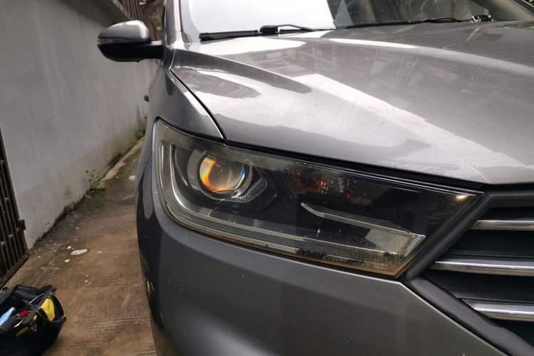 Used Baojun 360 2018 1.5L Automatic Luxury Version China V Right Front Headlight