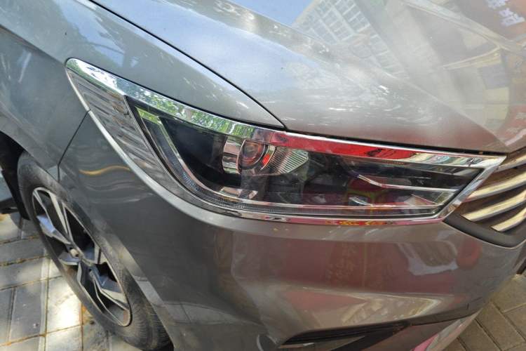 Used Baojun 360 2018 1.5L Automatic Luxury Version China V Right Front Headlight