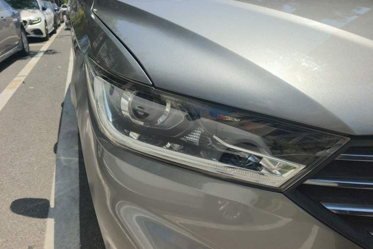 Used Baojun 360 2018 1.5L Manual Elite Version National V Right Front Headlight
