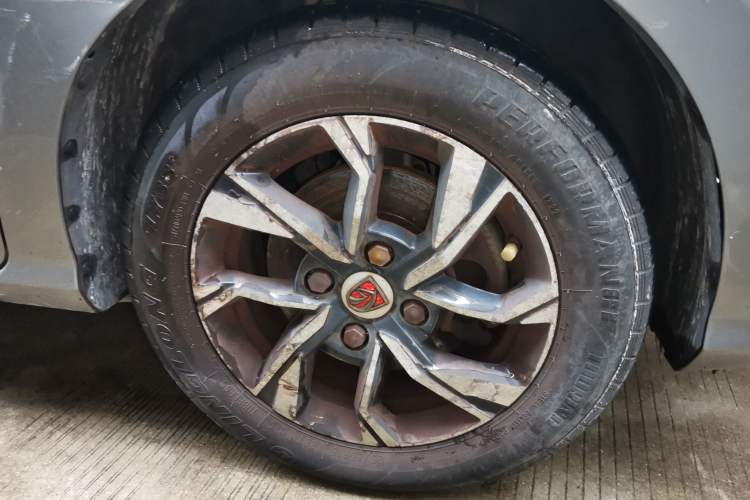 Used Baojun 360 2018 1.5L Automatic Luxury Version China V Right Front Wheel Hub