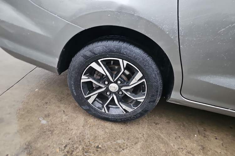 Used Baojun 360 2018 1.5L Automatic Luxury Version China V Right Rear Wheel Hub
