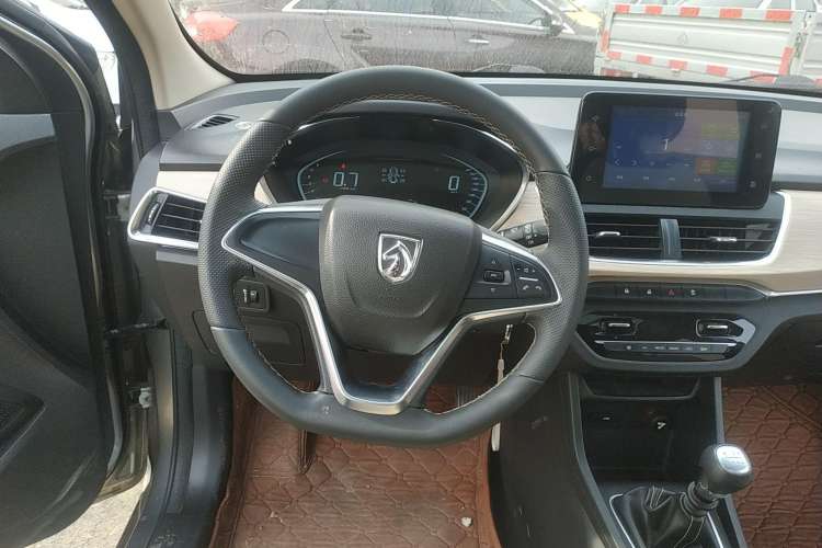 Used Baojun 360 2018 1.5L Manual Luxury Edition China V Steering Wheel