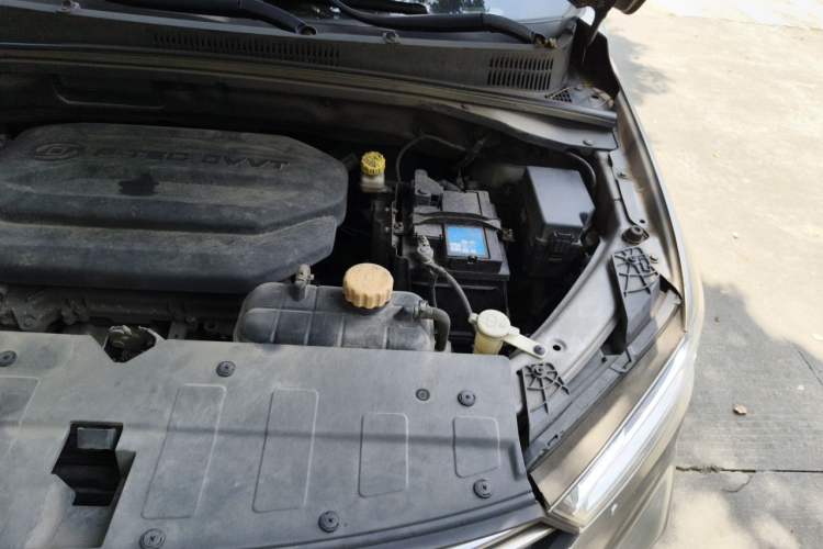 Used Baojun 360 2018 1.5L Manual Elite Version National V Engine Bay Left