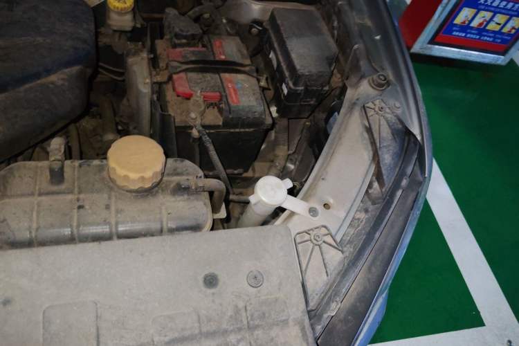 Used Baojun 360 2018 1.5L Manual Elite Version National V Engine Bay Left