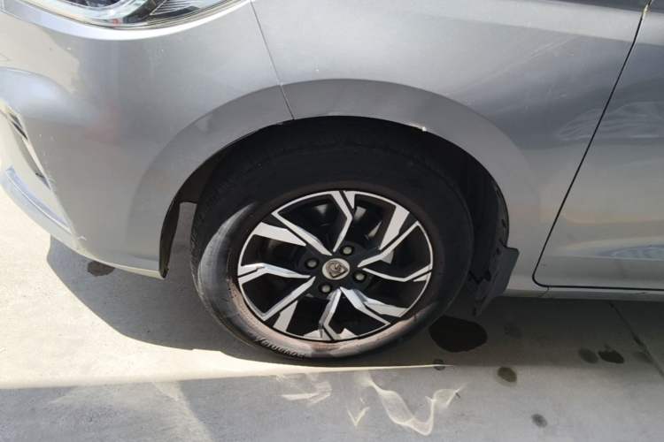 Used Baojun 360 2018 1.5L Automatic Luxury Version China V Left Front Wheel Hub