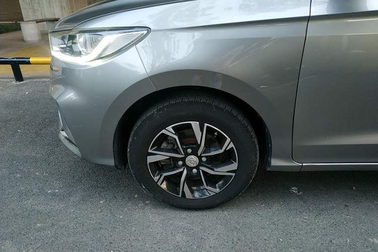 Used Baojun 360 2018 1.5L Manual Luxury Edition China V Left Front Wheel Hub