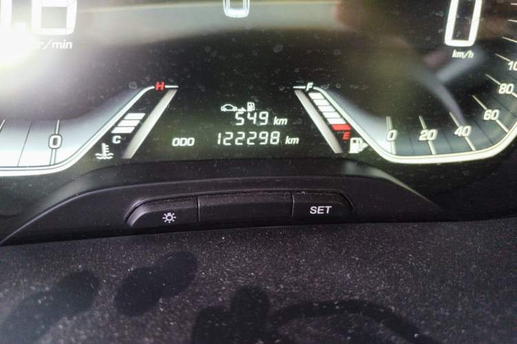 Used Baojun 360 2018 1.5L Manual Elite Version National V Odometer Close Up