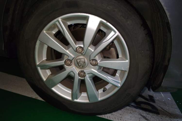 Used Baojun 360 2018 1.5L Manual Elite Version National V Right Front Wheel Hub