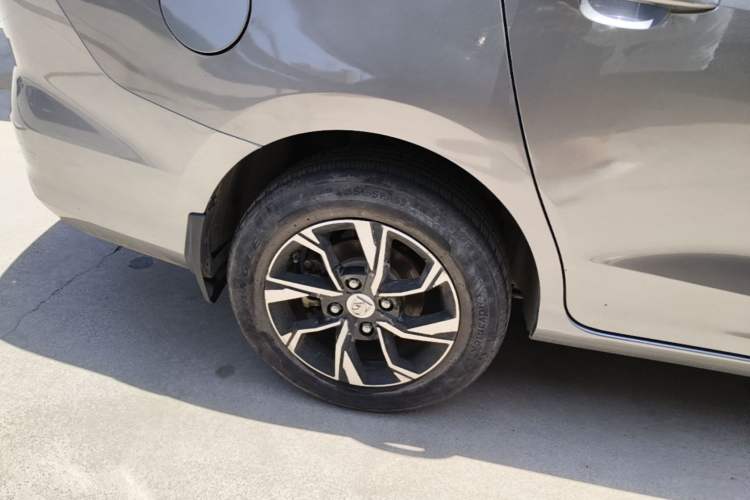 Used Baojun 360 2018 1.5L Automatic Luxury Version China V Right Rear Wheel Hub