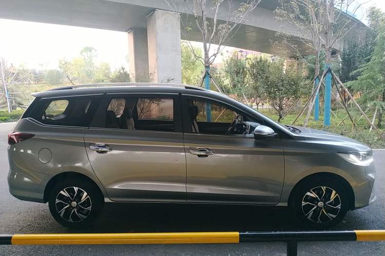 Used Baojun 360 2018 1.5L Manual Luxury Edition China V Right Side