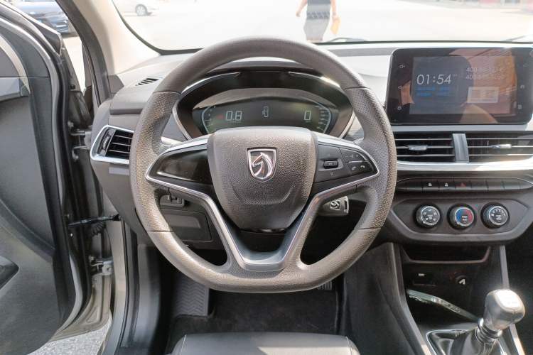 Used Baojun 360 2018 1.5L Manual Elite Version National V Steering Wheel