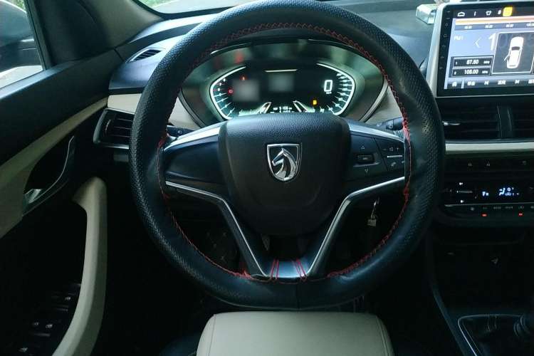 Used Baojun 360 2018 1.5L Manual Luxury Edition China V Steering Wheel