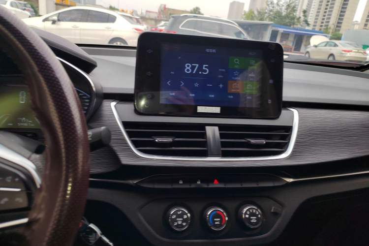 Used Baojun 360 2018 1.5L Manual Elite Version National V Audio And AC Panel