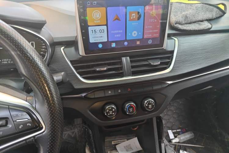 Used Baojun 360 2018 1.5L Manual Elite Version National V Audio And AC Panel