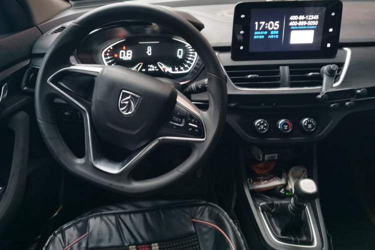 Used Baojun 360 2018 1.5L Manual Elite Version National V Audio And AC Panel