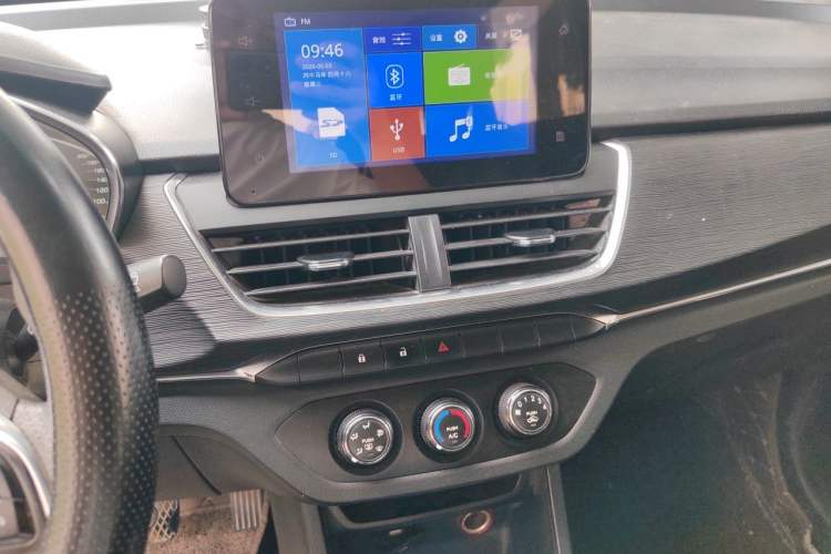 Used Baojun 360 2018 1.5L Manual Elite Version National V Audio And AC Panel