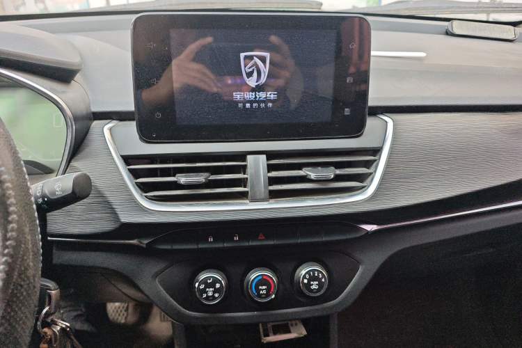 Used Baojun 360 2018 1.5L Manual Elite Version National V Audio And AC Panel