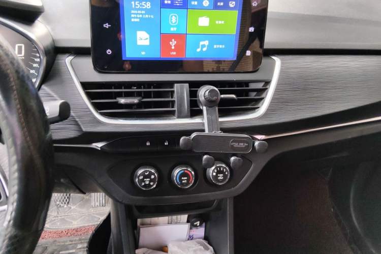 Used Baojun 360 2018 1.5L Manual Elite Version National V Audio And AC Panel