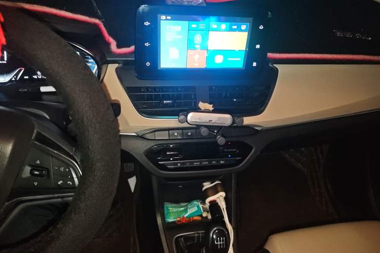 Used Baojun 360 2018 1.5L Manual Luxury Edition China V Audio And AC Panel