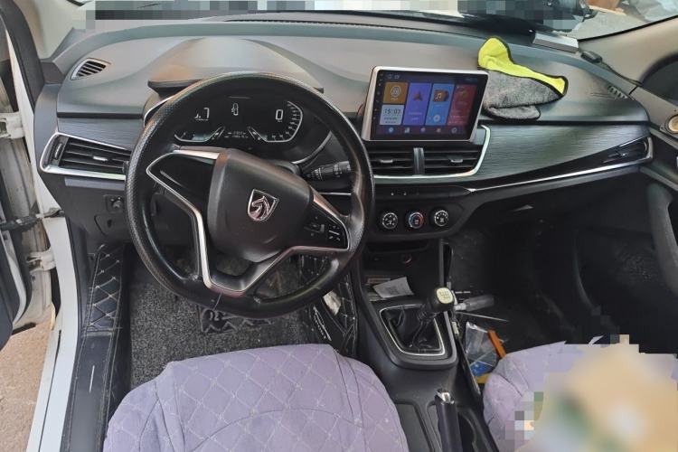 Used Baojun 360 2018 1.5L Manual Elite Version National V Center Console
