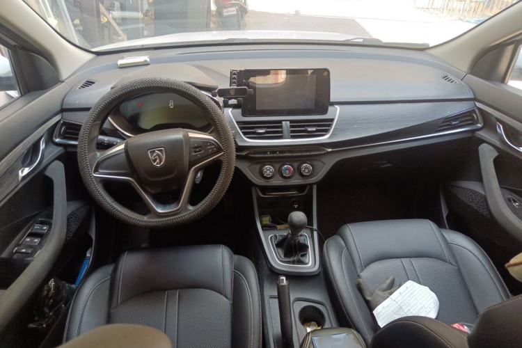 Used Baojun 360 2018 1.5L Manual Elite Version National V Center Console