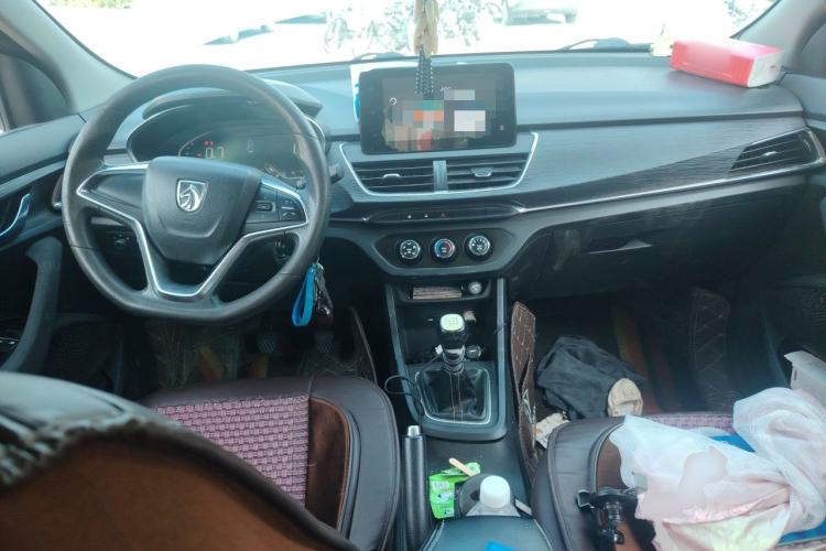 Used Baojun 360 2018 1.5L Manual Elite Version National V Center Console